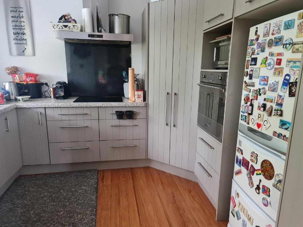 Kk Boarding Holiday House Гамильтон Экстерьер фото